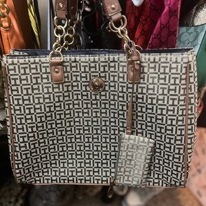 Tommy Hilfiger Shoulder Bag